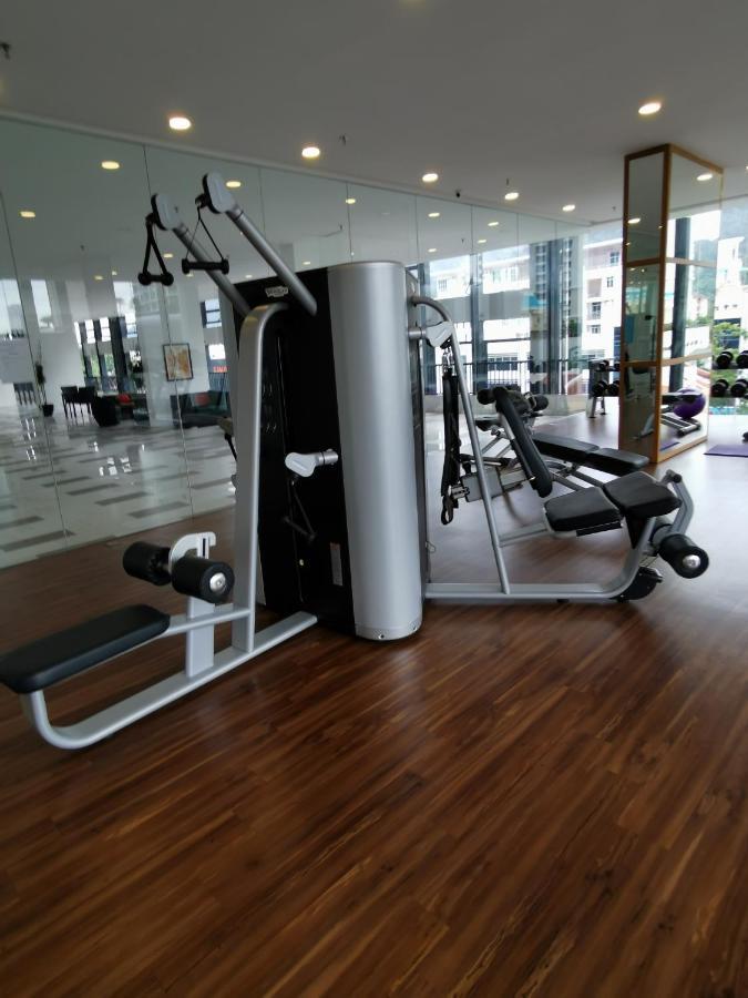 Landmark Stunning High Floor Coast View Studio #Netflix #Fast Wifi Tanjung Tokong Buitenkant foto