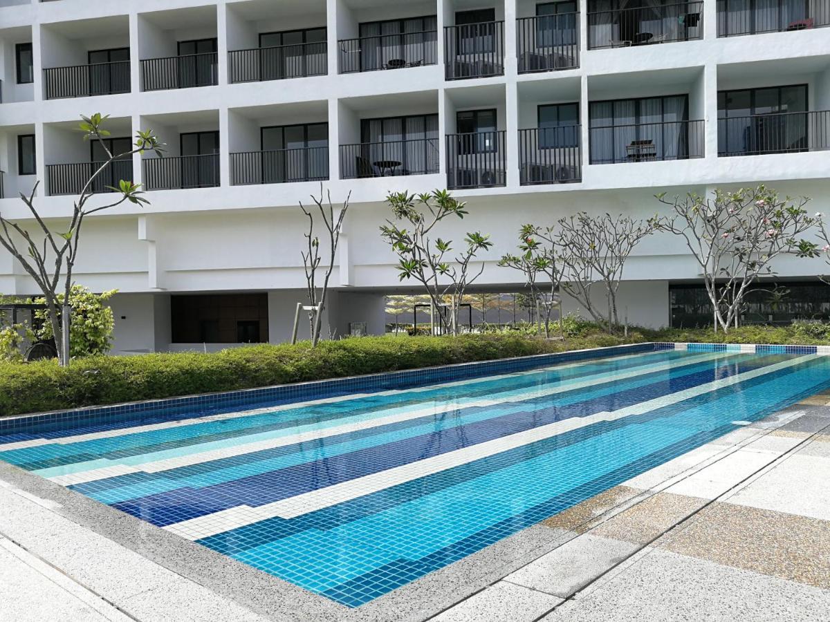 Landmark Stunning High Floor Coast View Studio #Netflix #Fast Wifi Tanjung Tokong Buitenkant foto