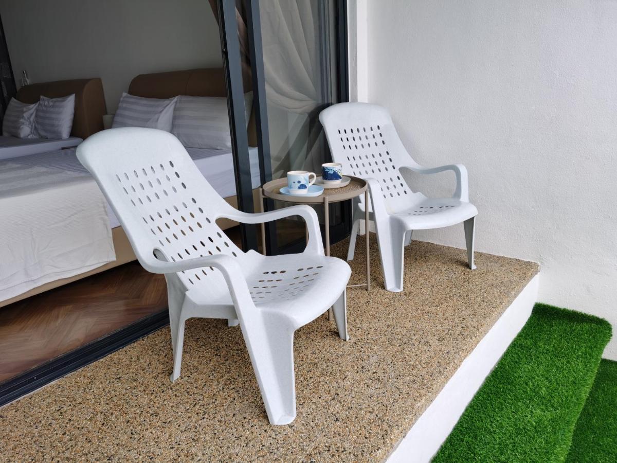 Landmark Stunning High Floor Coast View Studio #Netflix #Fast Wifi Tanjung Tokong Buitenkant foto