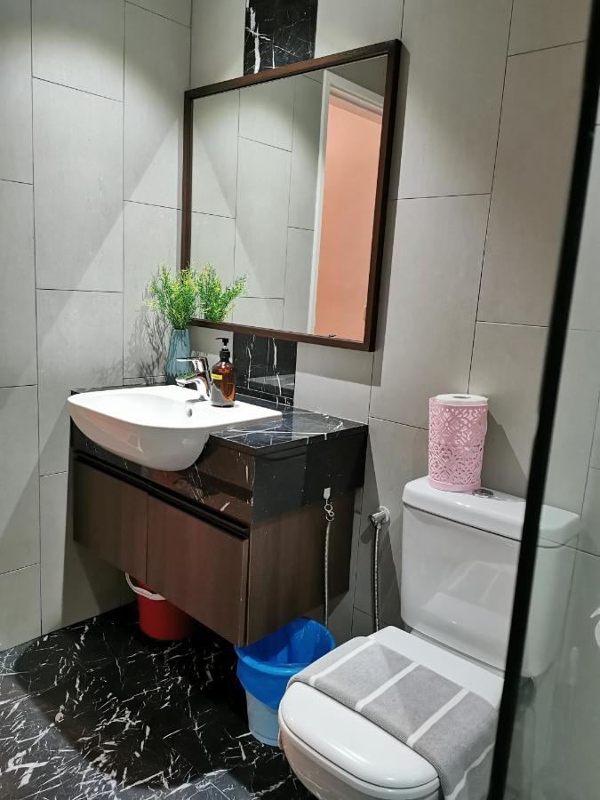 Landmark Stunning High Floor Coast View Studio #Netflix #Fast Wifi Tanjung Tokong Buitenkant foto