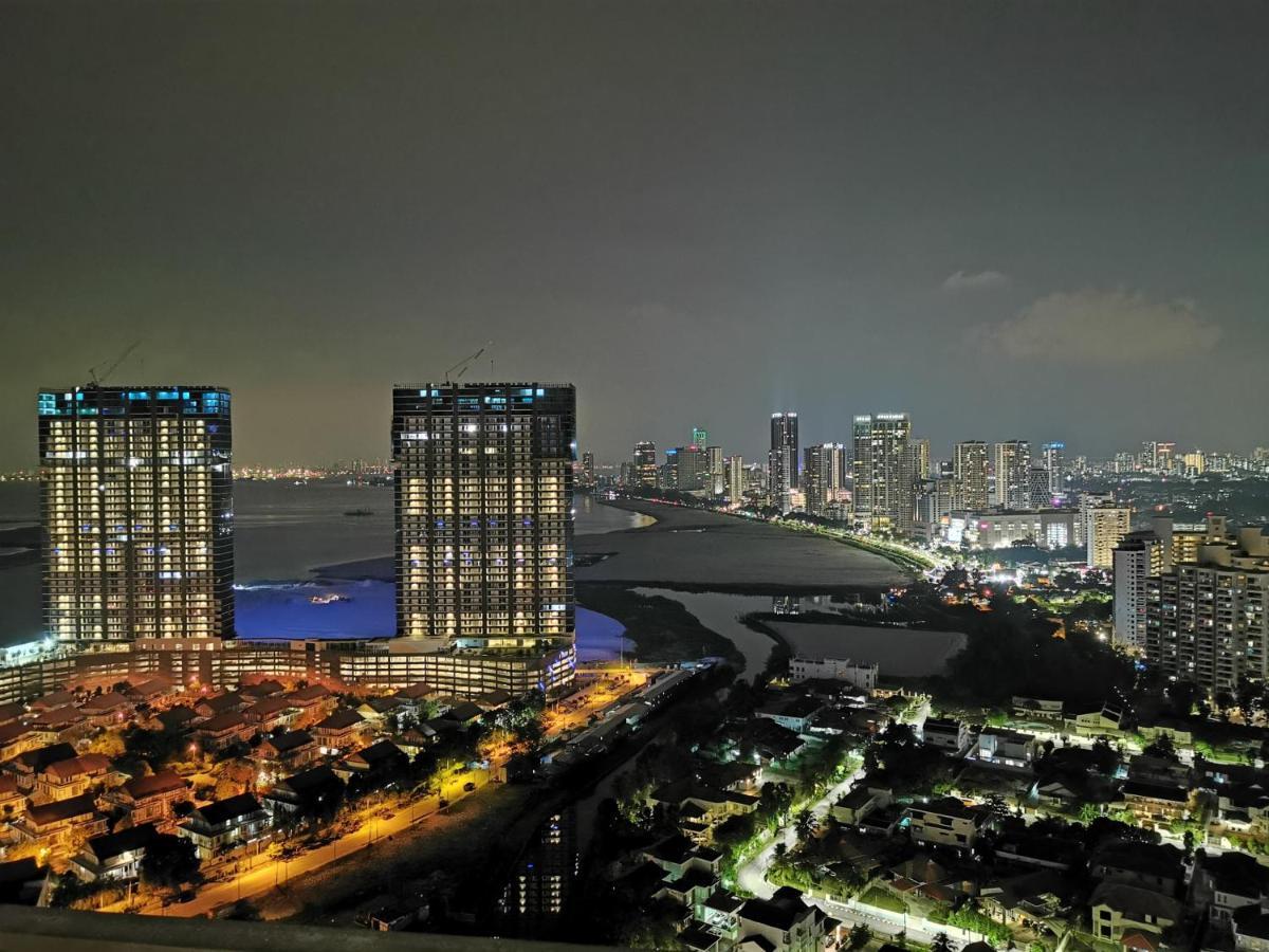 Landmark Stunning High Floor Coast View Studio #Netflix #Fast Wifi Tanjung Tokong Buitenkant foto
